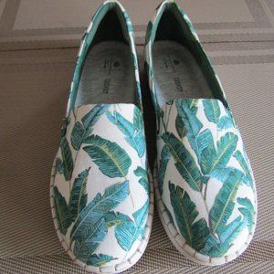 Clarks women's Cloudstepper's Slip On Shoes-- 6.5